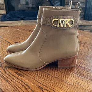 Michael Kors Women's Leather Parker Ankle Booties with Block Heel Size 8.5